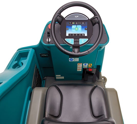 T17 Fregadora de suelo de conductor sentado a batería alt 2